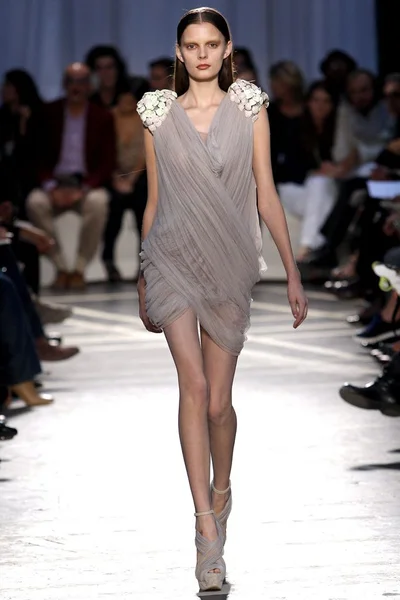 Look 25